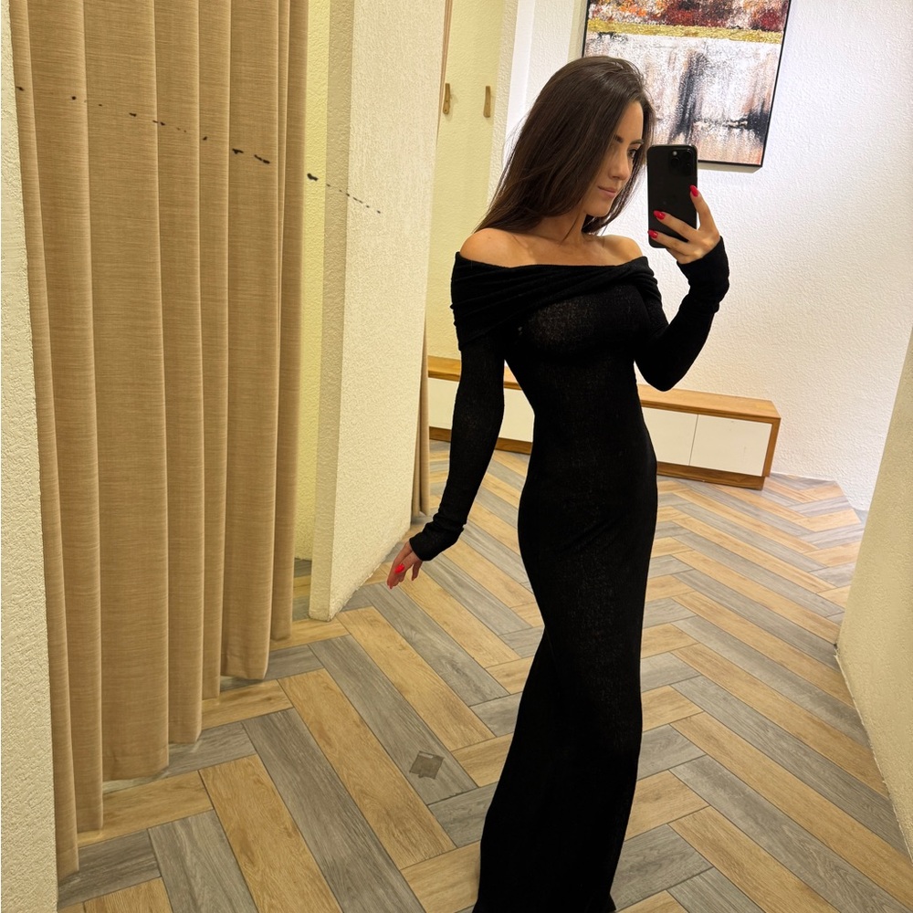 Black Off-Shoulder Long Sleeve Bodycon Dress